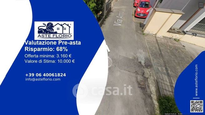 Box/posto auto in residenziale in Via Arno