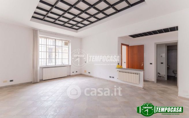 Capannone in commerciale in Via Palestro
