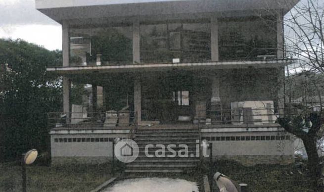 Capannone in commerciale in Via Bernardino Masci 11