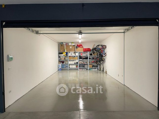 Garage/posto auto in residenziale in Via Papa Giovanni XXIII 10