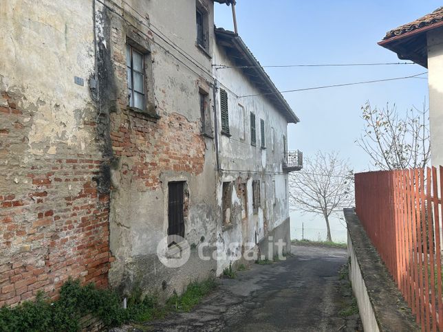 Rustico/casale in residenziale in Via Artuffo 10