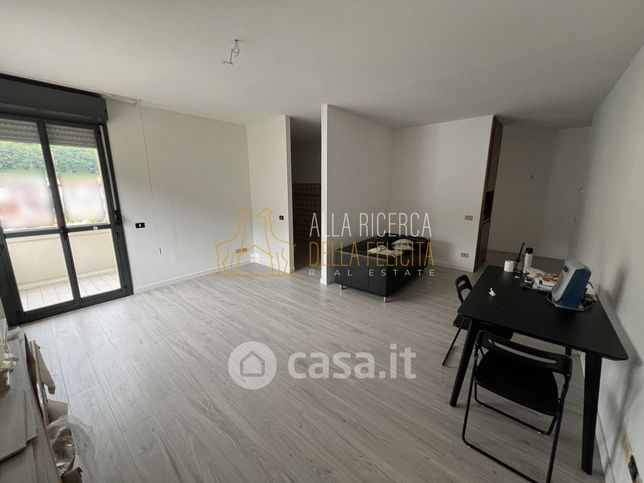 Appartamento in residenziale in Viale Novegno 4