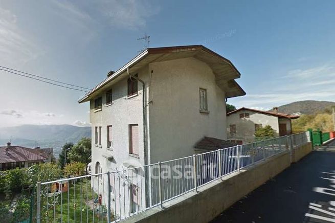 Appartamento in residenziale in Via Calolzio 6