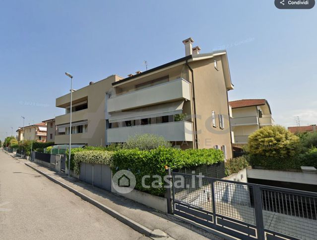 Appartamento in residenziale in Via Marmolada 26