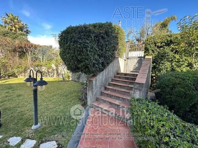Villetta a schiera in residenziale in Via Indipendenza 58