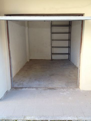 Box/posto auto in residenziale in Via di Pratale