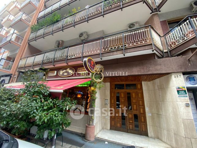Ufficio in commerciale in Via Abate Giacinto Gimma 257