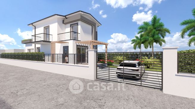 Villa in residenziale in Via Industrie