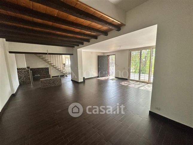 Villa in residenziale in Via Alto Adige