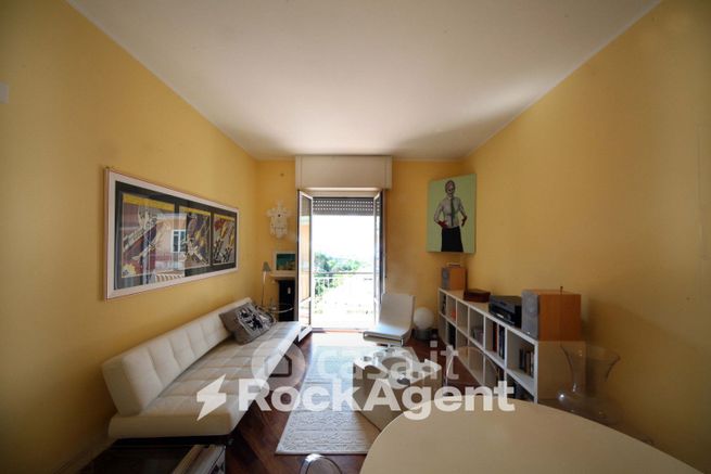 Appartamento in residenziale in Via Ausonia