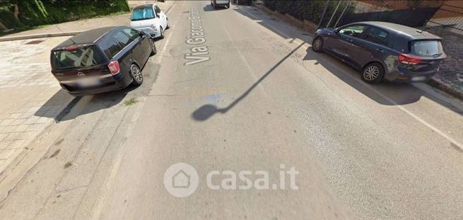 Box/posto auto in residenziale in Via Rocco Anselmini 2
