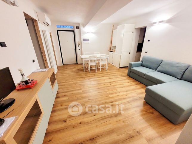 Appartamento in residenziale in Via della Marina 90
