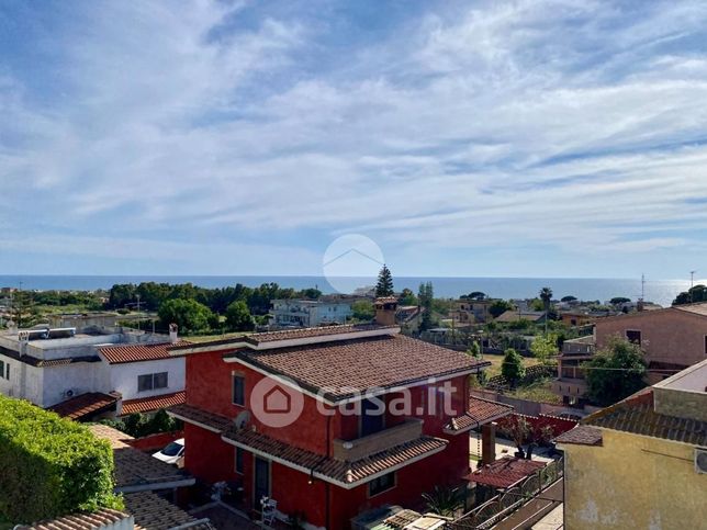 Villetta a schiera in residenziale in Via Colle Capitolino 41