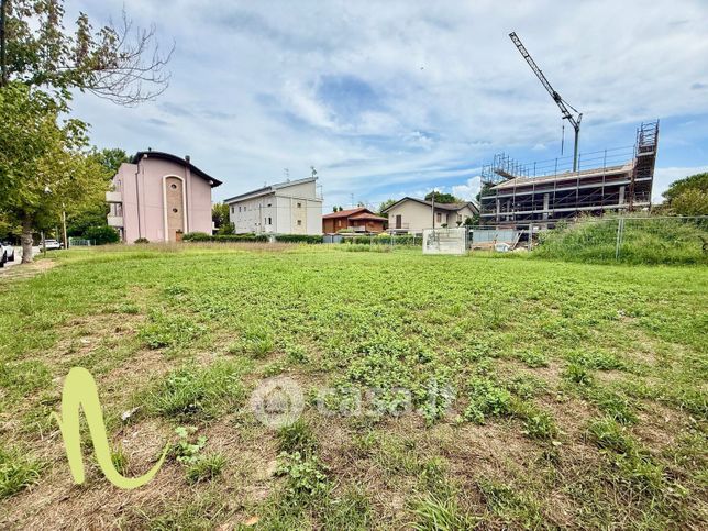 Terreno edificabile in residenziale in Viale Reno 7
