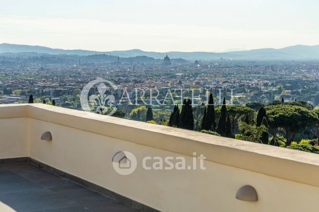 Attico/mansarda in residenziale in Via della Capponcina 26