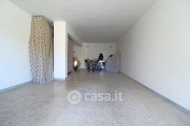 Box/posto auto in residenziale in Via Raffaele Abbaticchio