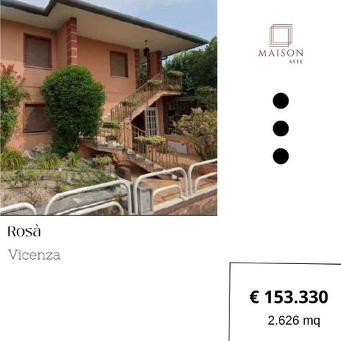 Villa in residenziale in Via Nicodemo Bertorelle 82