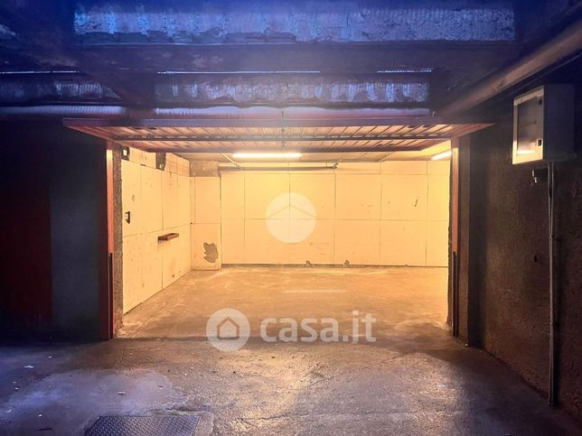 Box/posto auto in residenziale in Via Paolo Goglio