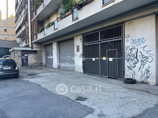 Garage/posto auto in residenziale in Via della Magliana Antica 21