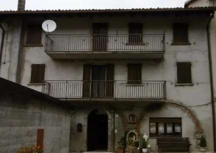 Casa indipendente in residenziale in Via Pratomano 15