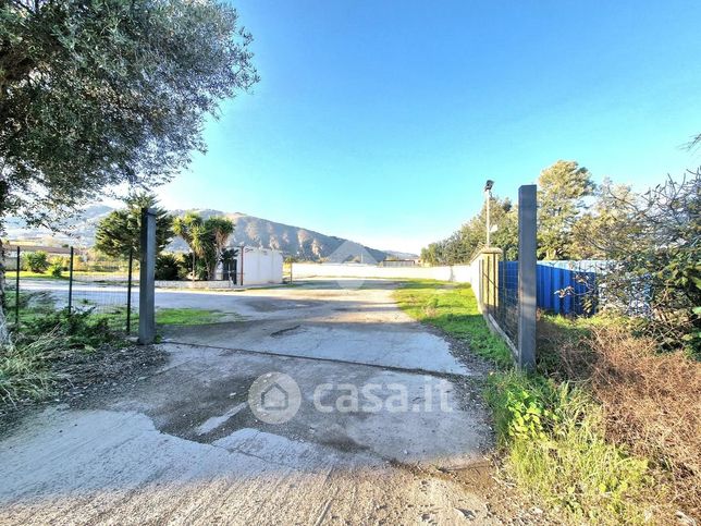 Terreno agricolo in commerciale in Via Olio di Lino 1