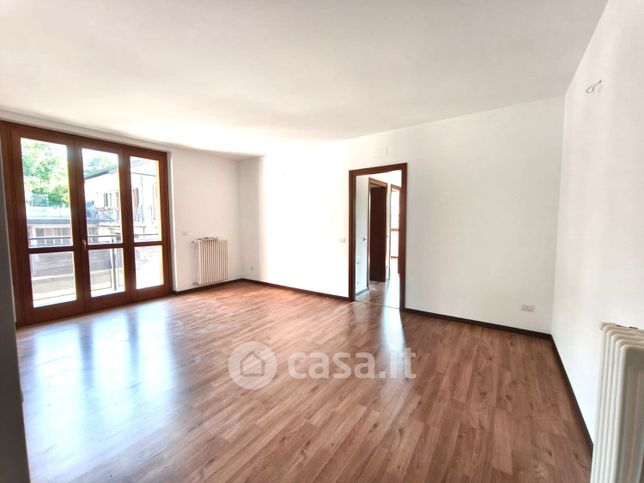 Appartamento in residenziale in Via Tiziano 6
