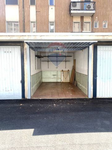 Box/posto auto in residenziale in Viale Monza 365
