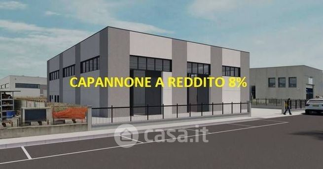 Capannone in commerciale in 