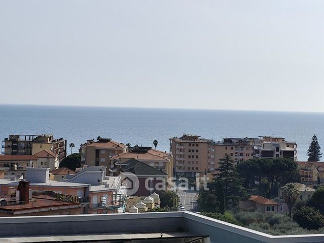 Casa indipendente in residenziale in Via San Damiano 37