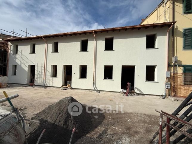 Villetta a schiera in residenziale in Via Bongi 123