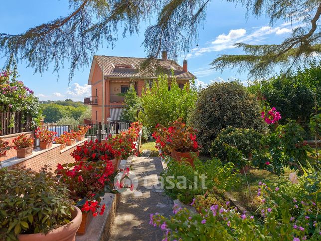 Casa indipendente in residenziale in Via del casale d'Antoni 50