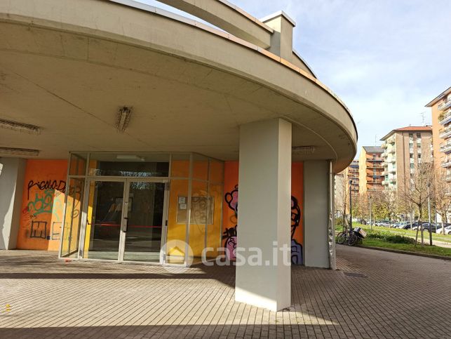 Box/posto auto in residenziale in CATERINA DA FORLI'