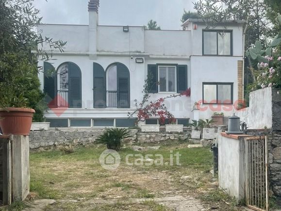 Villa in residenziale in Via Monte d'Oro