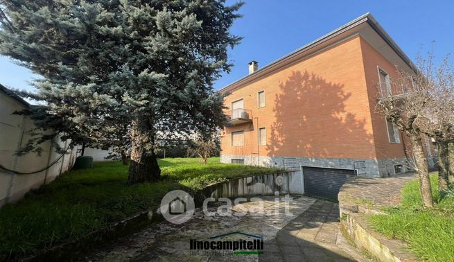 Casa indipendente in residenziale in Strada Padana Superiore