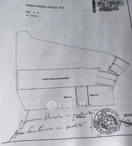 Box/posto auto in residenziale in Salita del Grillo 2