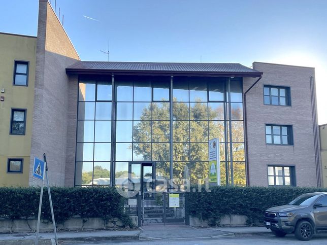 Ufficio in commerciale in 