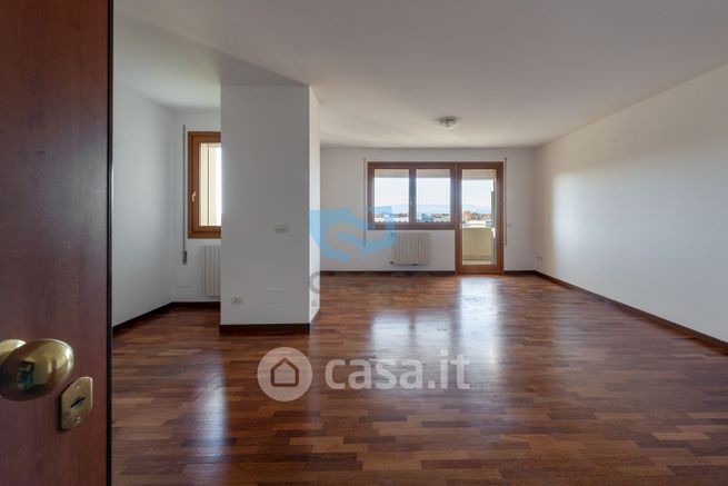 Ufficio in commerciale in Strada Comunale delle Corti
