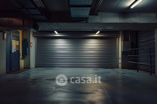 Box/posto auto in residenziale in Corso Lombardia