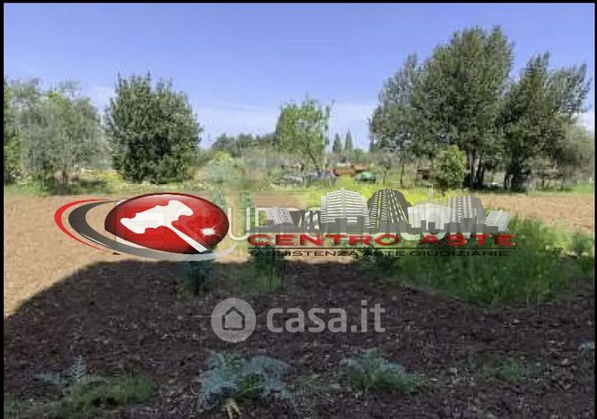 Terreno agricolo in commerciale in Via Caduti del Lavoro