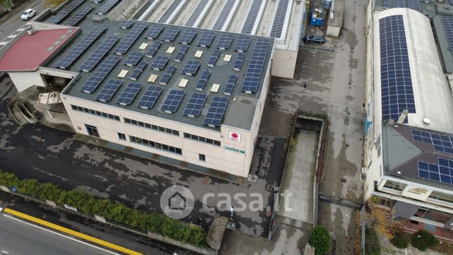 Capannone in commerciale in Viale del Lavoro