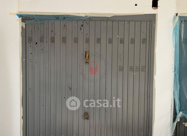 Box/posto auto in residenziale in Via Buenos Aires 18 /A