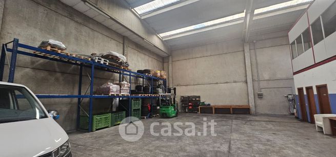 Capannone in commerciale in Via Maestri del Lavoro