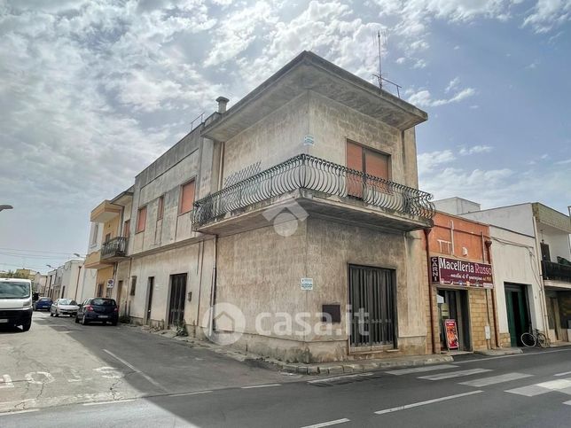 Casa indipendente in residenziale in Via Duca D'Aosta 2