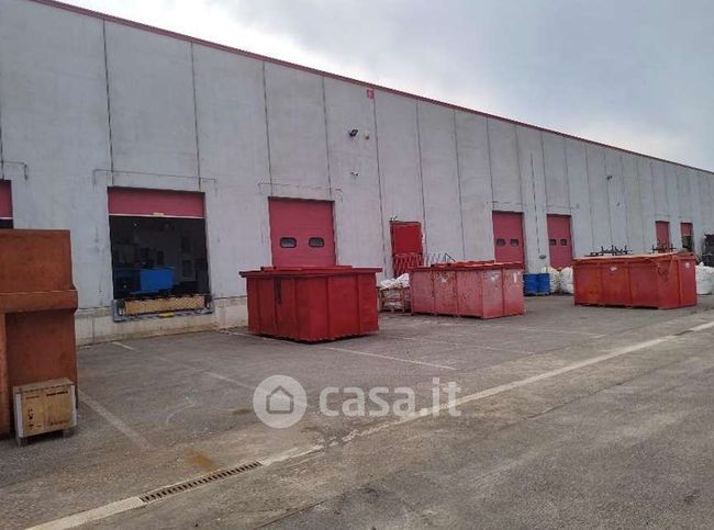 Capannone in commerciale in Frazione Coldipozzo