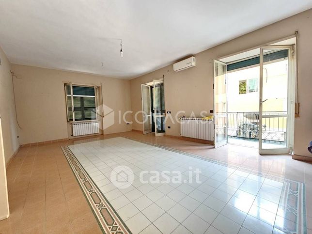 Appartamento in residenziale in Viale Villa Bianca 4