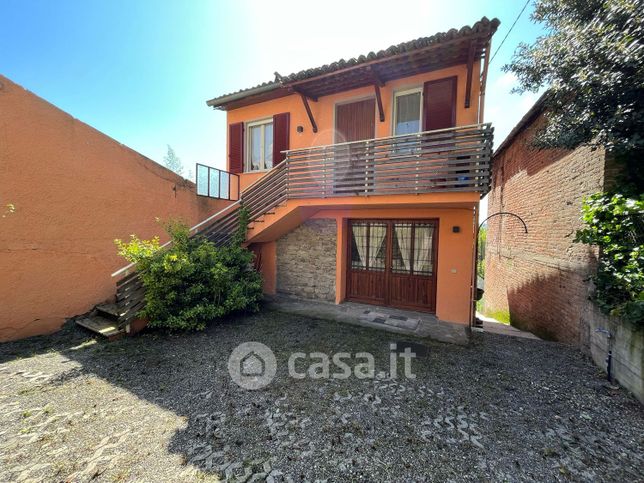 Casa indipendente in residenziale in Via Roma