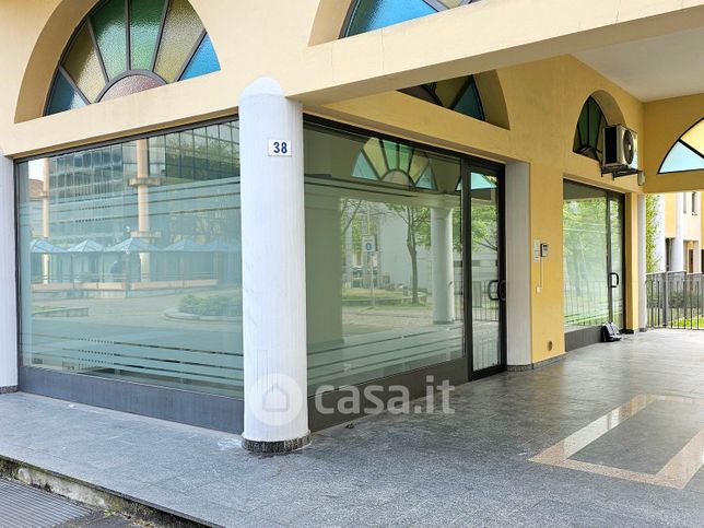 Ufficio in commerciale in Piazza Giorgio la Pira 38