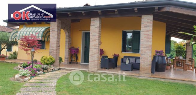 Villa in residenziale in Via Ignazio Silone