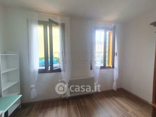 Casa indipendente in residenziale in Via Zara 49