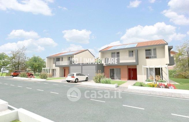 Casa bi/trifamiliare in residenziale in Via Trevignano 52